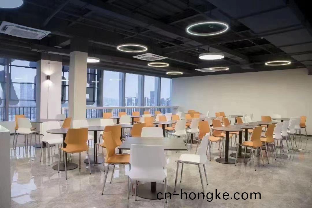 辦公傢具(ju)定(ding)製(zhi)廠傢有哪些優勢？